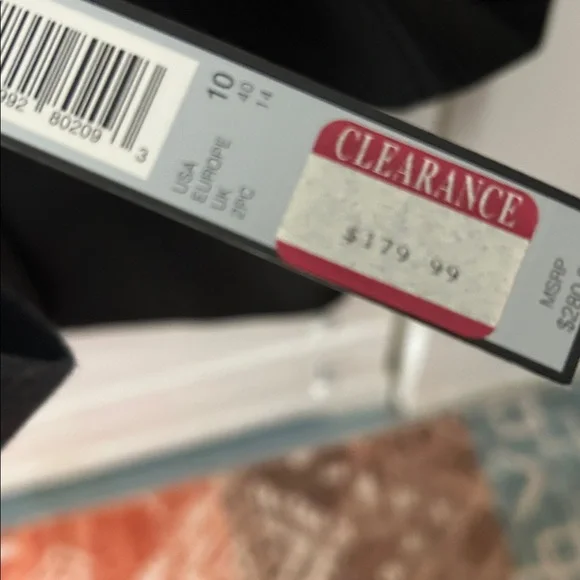 Tahari Black and White Pinstripe Two Piece Suite NEW WITH TAGS, Smoke Free Home - Picture 10 of 12